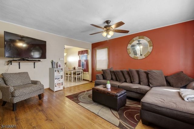 232 Laurel Ave, Maplewood Twp., NJ 07040