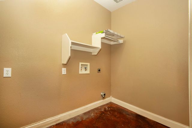 903 Fieldstone Drive, Cedar Hill, TX 75104