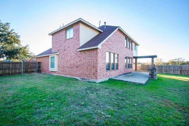 903 Fieldstone Drive, Cedar Hill, TX 75104