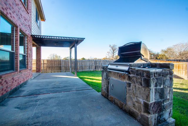 903 Fieldstone Drive, Cedar Hill, TX 75104