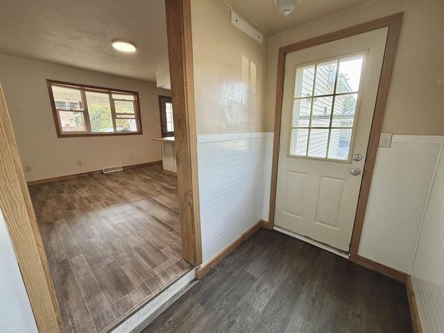 271 N WISCONSIN STREET, Berlin, WI 54923