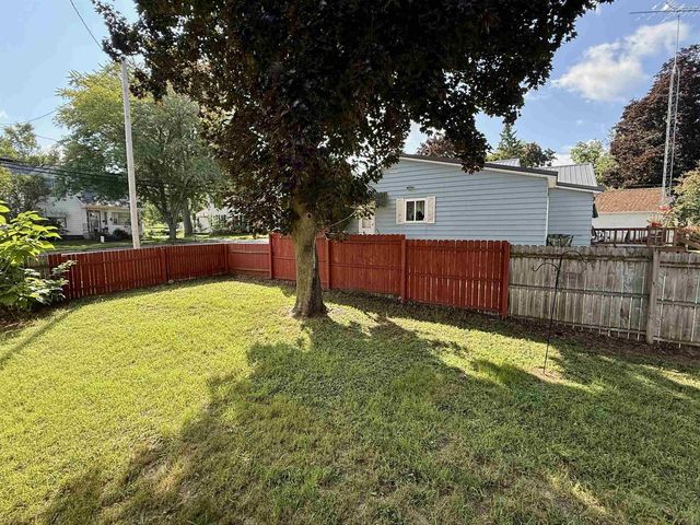 271 N WISCONSIN STREET, Berlin, WI 54923