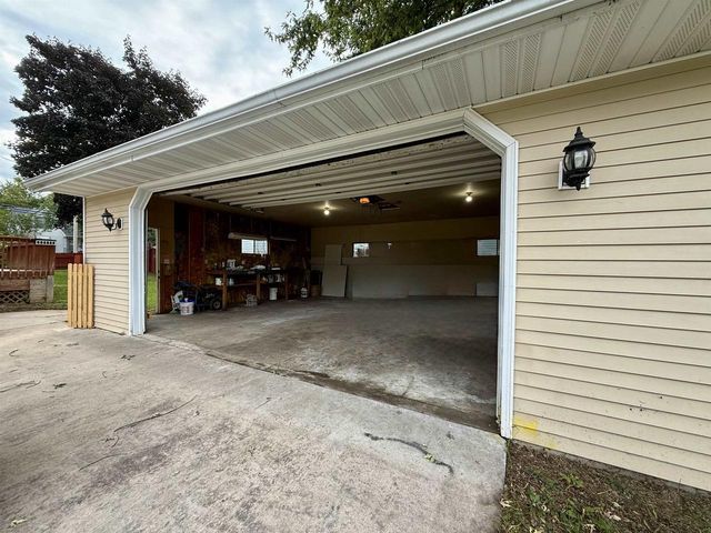 271 N WISCONSIN STREET, Berlin, WI 54923