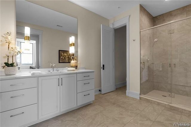 674 Main Street 5, Buffalo, NY 14202