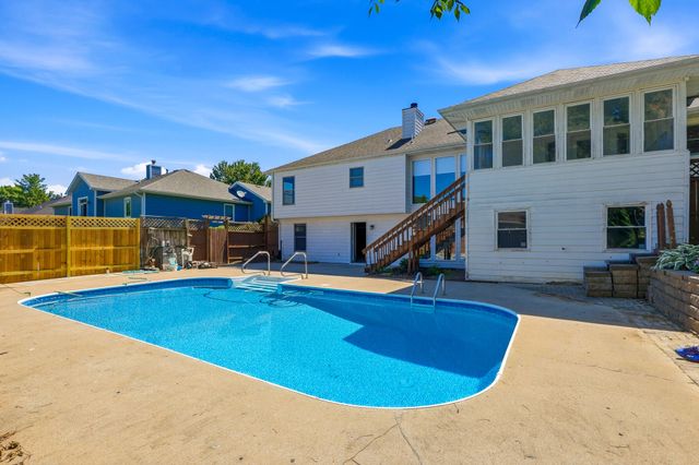 1913 CLEAR CT, Columbia, MO 65203