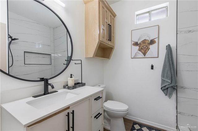 107 E Esperanza Avenue, Mission, TX 78574