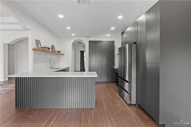 107 E Esperanza Avenue, Mission, TX 78574