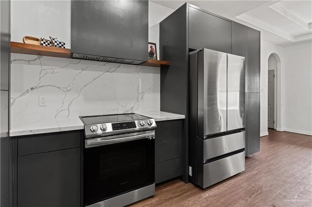 107 E Esperanza Avenue, Mission, TX 78574