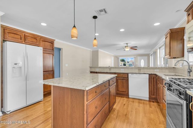 21 Boca Raton Street, Toms River, NJ 08757