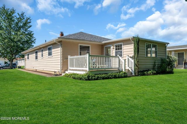 21 Boca Raton Street, Toms River, NJ 08757