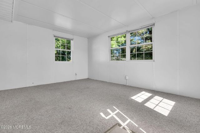 21 Boca Raton Street, Toms River, NJ 08757