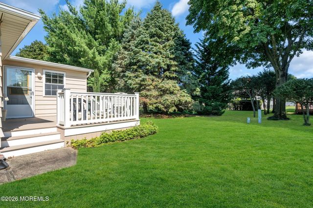 21 Boca Raton Street, Toms River, NJ 08757