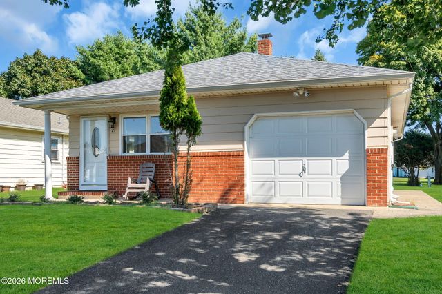 21 Boca Raton Street, Toms River, NJ 08757