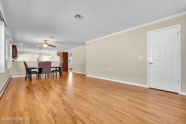 21 Boca Raton Street, Toms River, NJ 08757