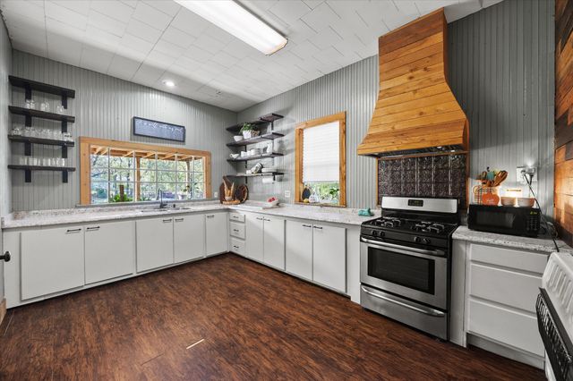 1216 Wesley Street, Greenville, TX 75401