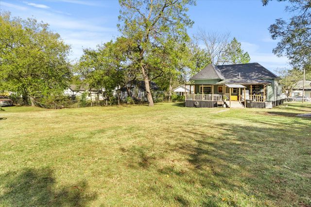 1216 Wesley Street, Greenville, TX 75401