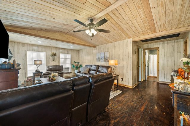 1216 Wesley Street, Greenville, TX 75401