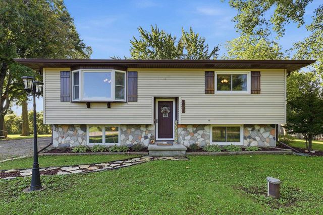 1931 SKY RANCH AVENUE, Oshkosh, WI 54904
