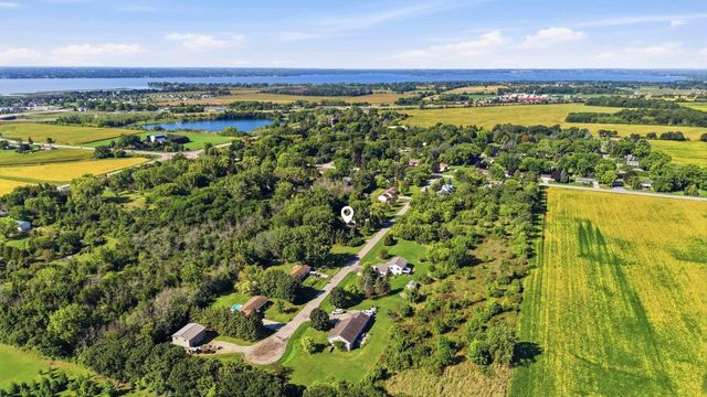 1931 SKY RANCH AVENUE, Oshkosh, WI 54904