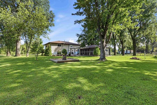 1931 SKY RANCH AVENUE, Oshkosh, WI 54904