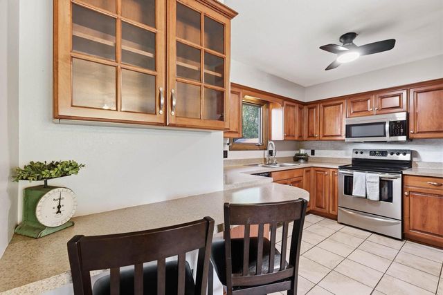 1931 SKY RANCH AVENUE, Oshkosh, WI 54904
