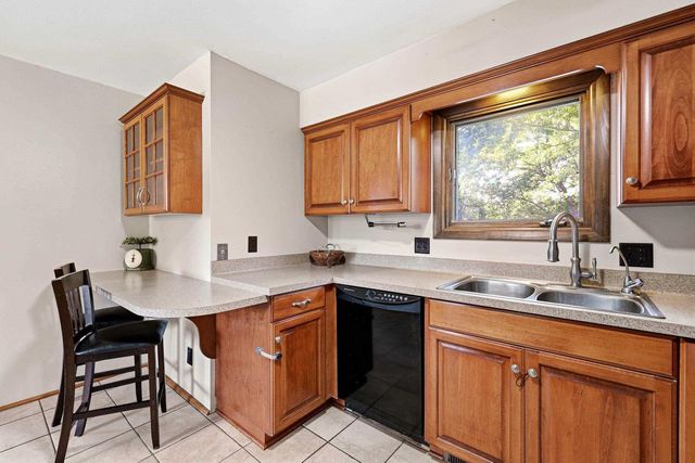 1931 SKY RANCH AVENUE, Oshkosh, WI 54904