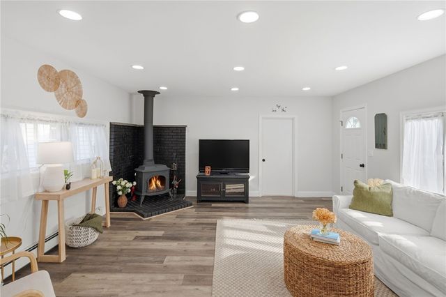 19 Fanning Lane, Smithfield, RI 02828