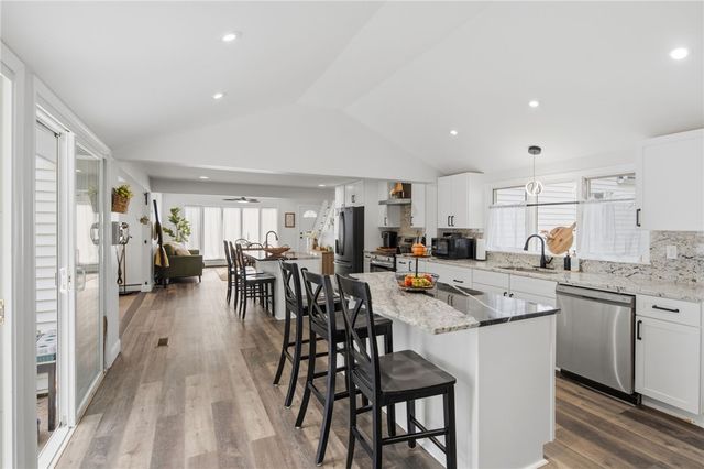 19 Fanning Lane, Smithfield, RI 02828