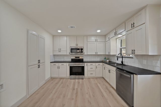 3800 Oxley Drive, Richland Hills, TX 76118