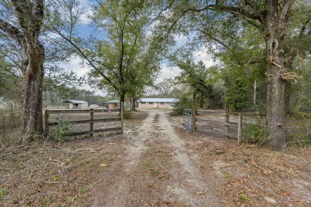 1550 Highway 280 E, Defuniak Springs, FL 32435