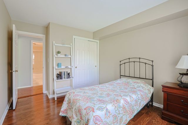 1011 Brentwood Circle, Buffalo Grove, IL 60089
