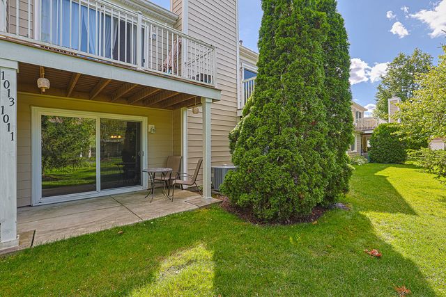 1011 Brentwood Circle, Buffalo Grove, IL 60089
