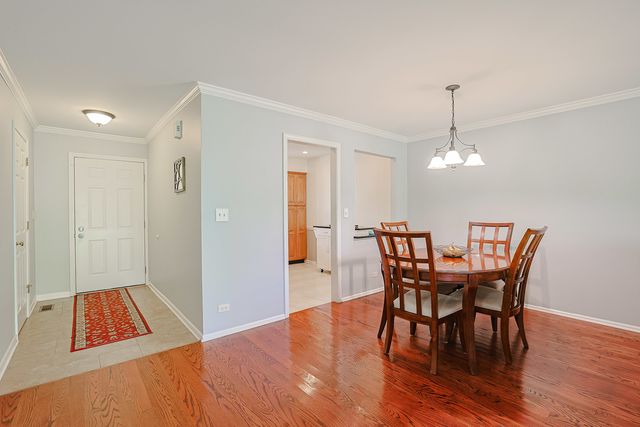 1011 Brentwood Circle, Buffalo Grove, IL 60089