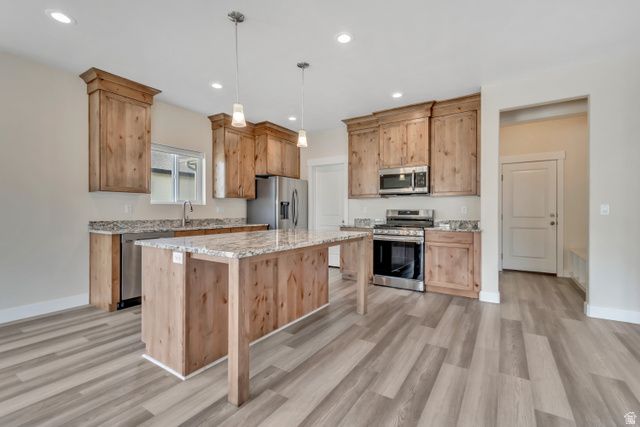 7982 N BRISTLECONE RD, Eagle Mountain, UT 84005