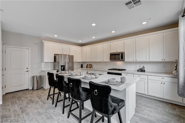 881 Dunkirk River Court, Henderson, NV 89011