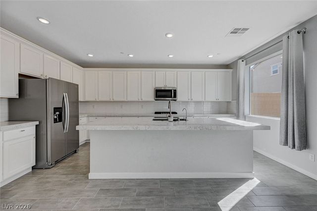 881 Dunkirk River Court, Henderson, NV 89011