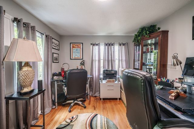 27 Overlook Dr, Springfield, MA 01118