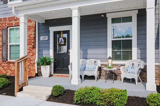 127 Grayson Cir, Chapel Hill, TN 37034