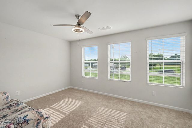 127 Grayson Cir, Chapel Hill, TN 37034
