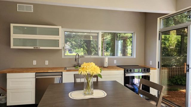 6605 Old Sauk Road, Madison, WI 53705