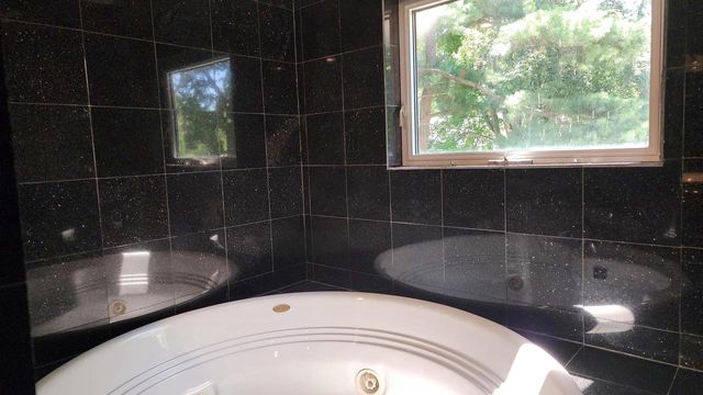 6605 Old Sauk Road, Madison, WI 53705