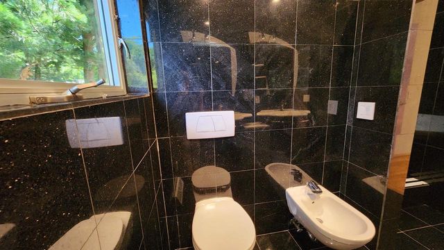 6605 Old Sauk Road, Madison, WI 53705