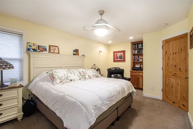 89 S Division Avenue, Holland, MI 49424