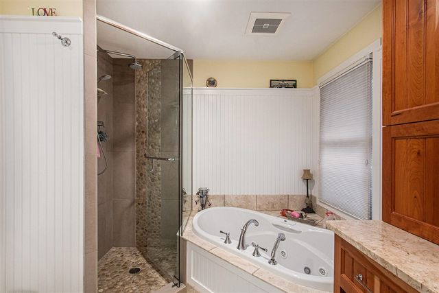 89 S Division Avenue, Holland, MI 49424