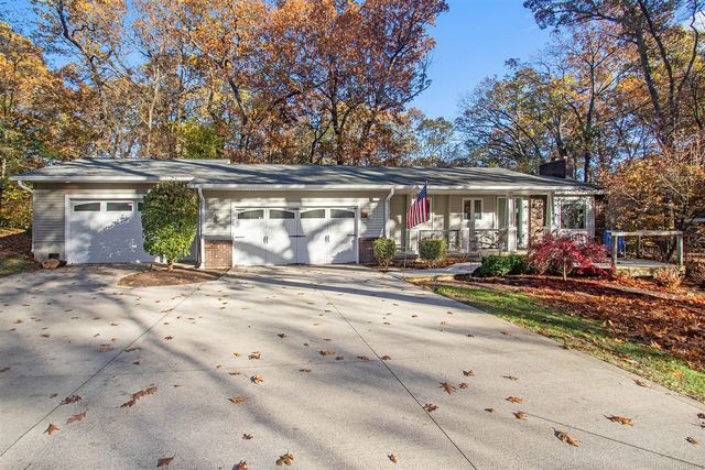 89 S Division Avenue, Holland, MI 49424