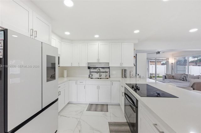 1101 NW 86th Ter, Pembroke Pines, FL 33024