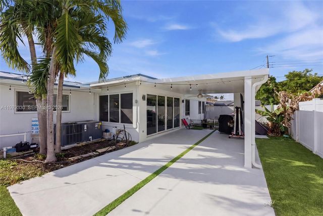 1101 NW 86th Ter, Pembroke Pines, FL 33024