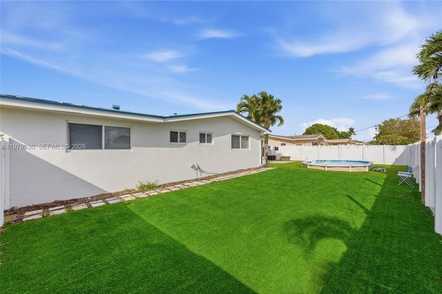 1101 NW 86th Ter, Pembroke Pines, FL 33024