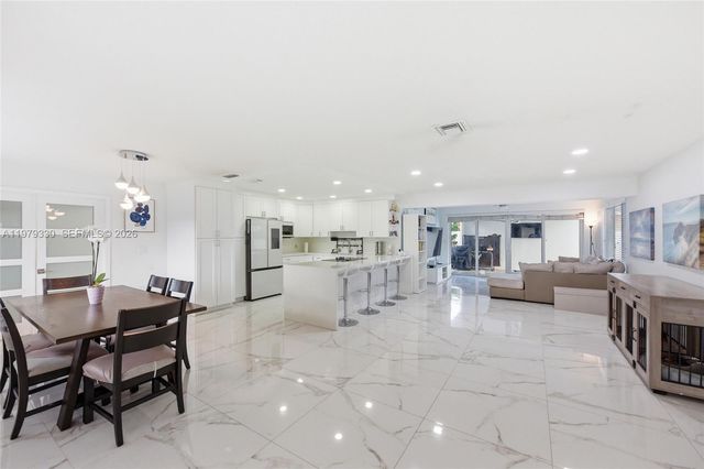 1101 NW 86th Ter, Pembroke Pines, FL 33024