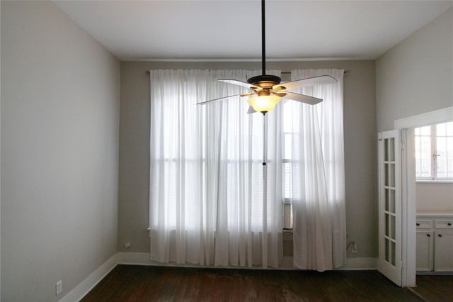 1902 Church St 7, Galveston, TX 77550